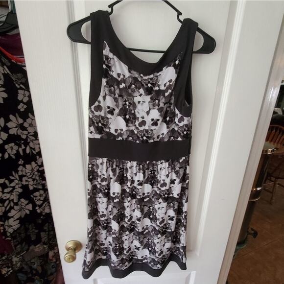 LOFT DRESS - Picture 5 of 5